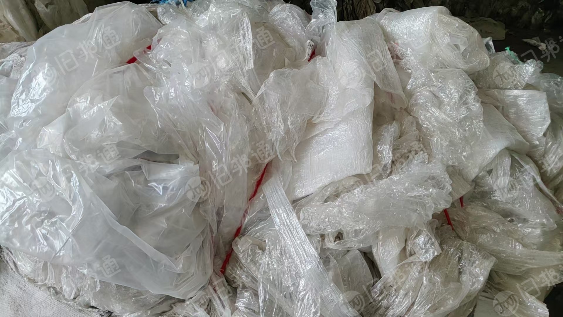 出售水洗高压膜废料，纯缠绕膜10吨左右，平板膜混打十多吨
