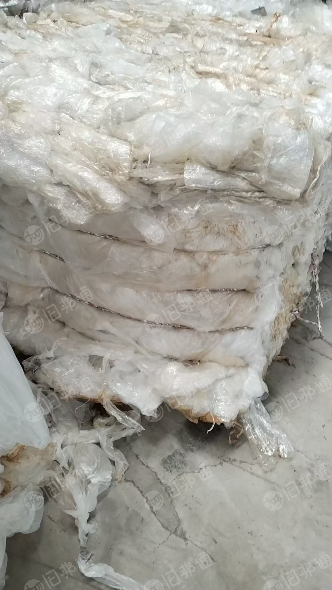 出售一级水洗高压膜废料，纯缠绕膜压包料，现货六米八一吨