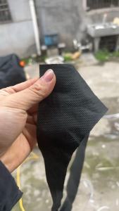 长期出售汽车坐垫边角料，无纺布布边角料，有黑色跟米色，一个月有几十吨，货在浙江台州