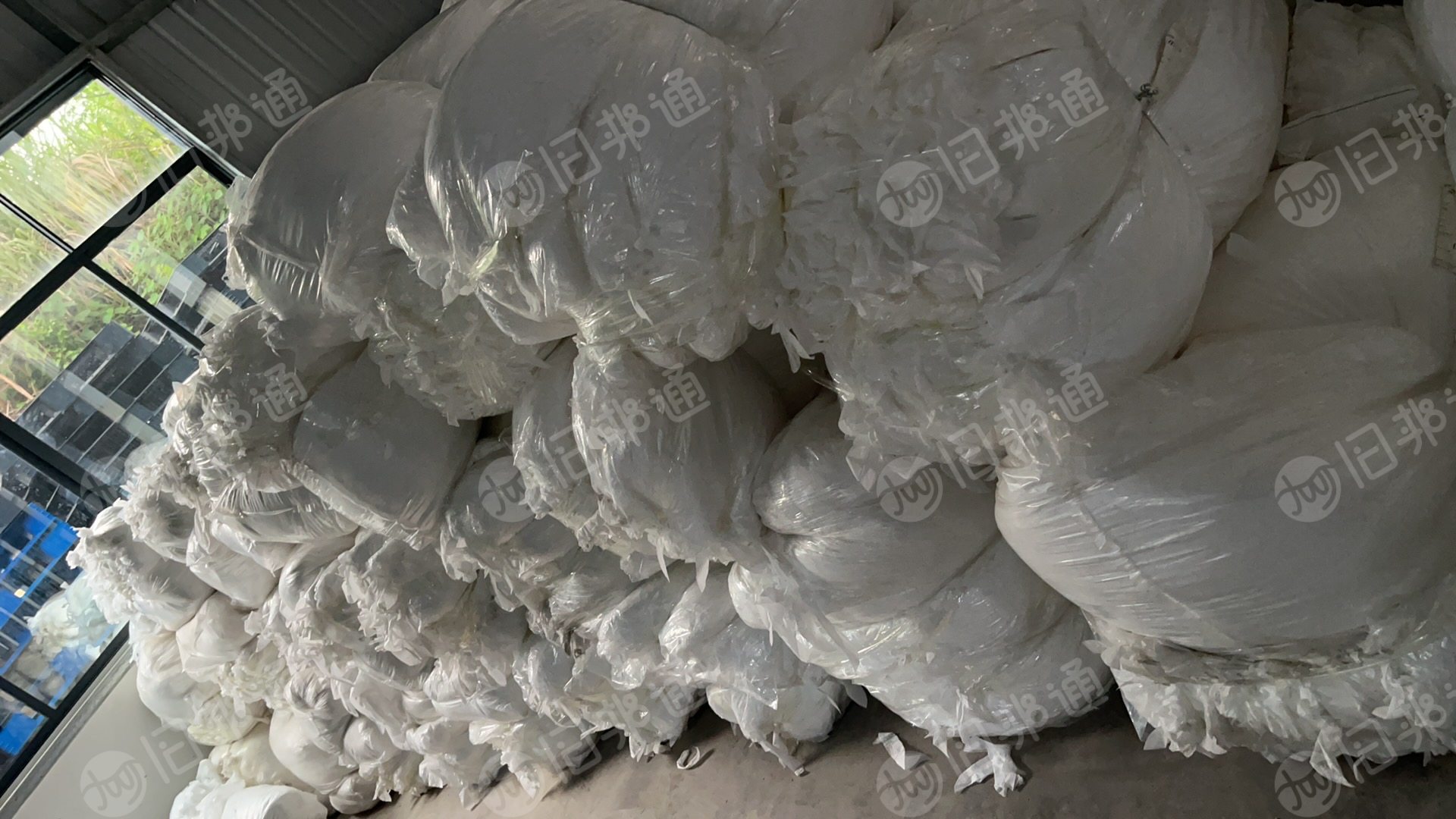 长期出售PP无纺布边角料，纸尿裤边角料，很多种货，货在江西萍乡