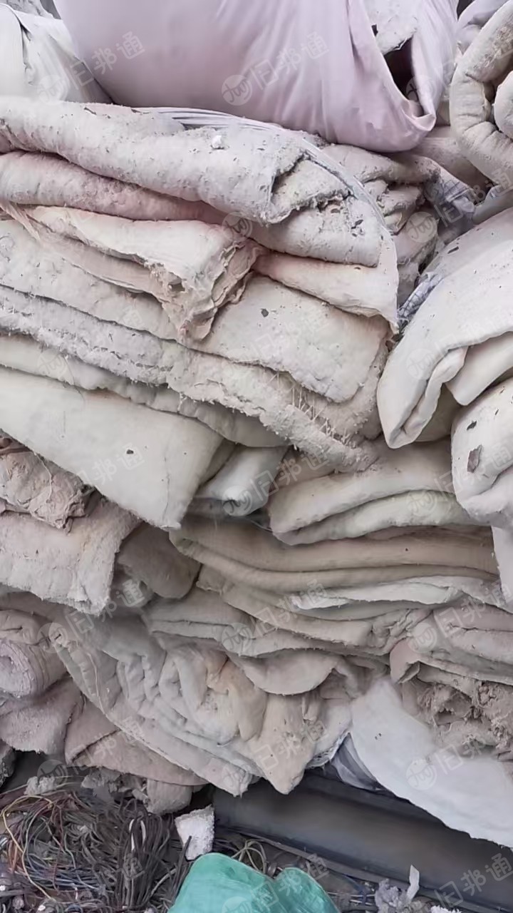 长期出售古棉，纯棉旧棉被，现货四十吨左右