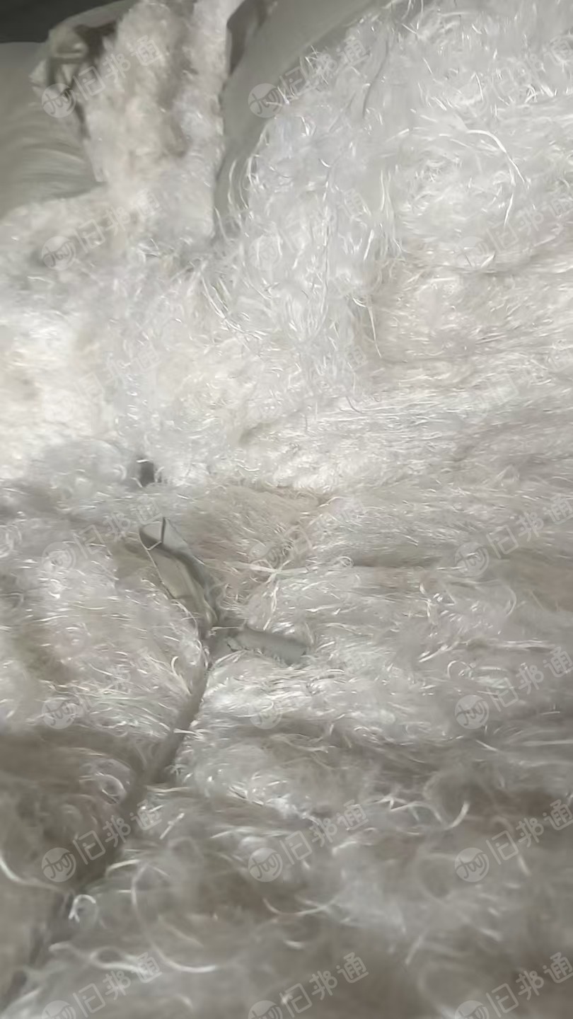 长期出售涤纶缆绳开花料，已经开好的了，含水8个水左右，月供100吨左右，可以根据要求定制