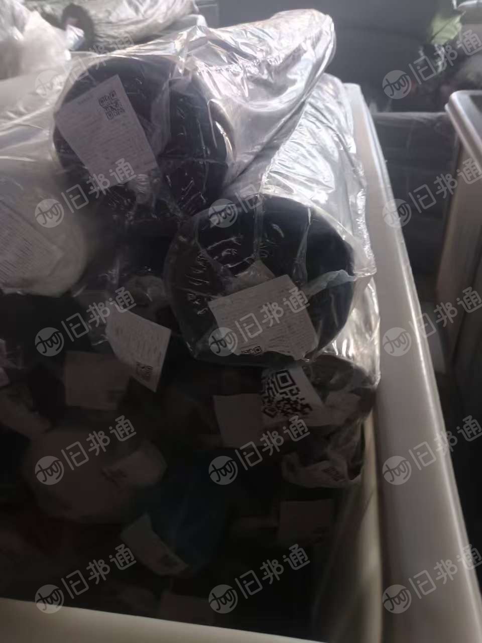 出售涤纶卷布统货，涤纶库存布，现货20吨左右
