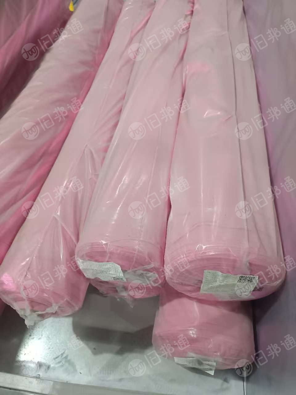 出售涤纶卷布统货，涤纶库存布，现货20吨左右