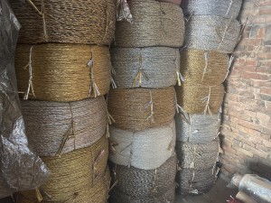 4毫米黄金绳,目前有个5吨左右,绳子比较软打结不累手