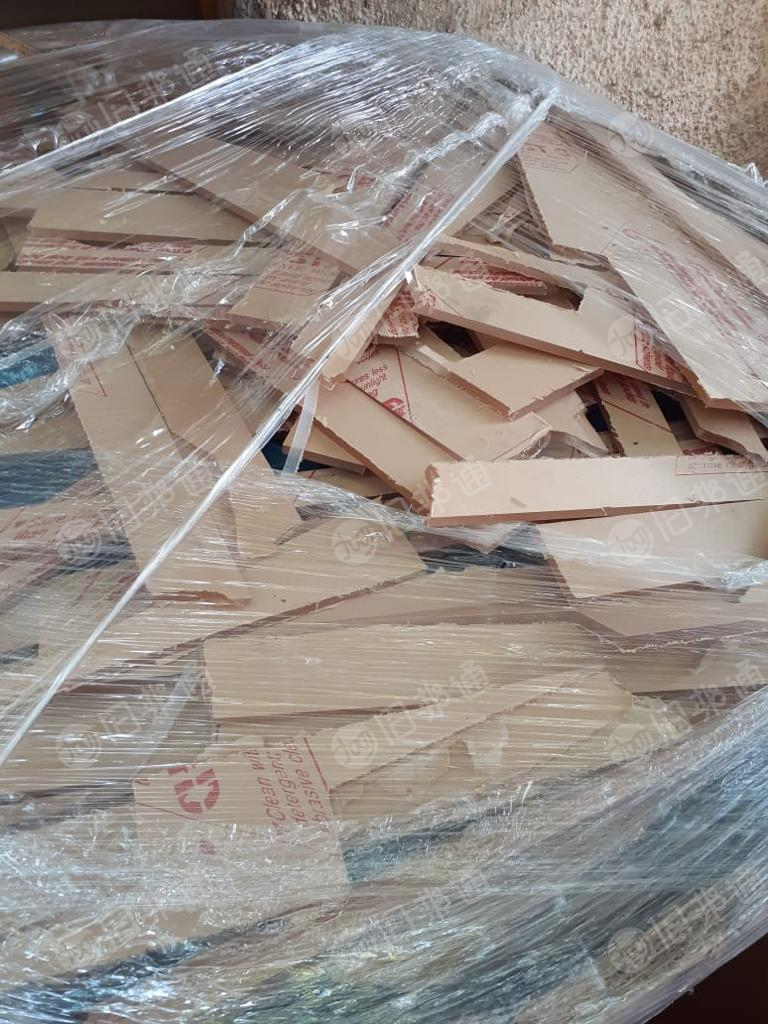 求购亚克力废料，毛料，广告牌边料等，做出口的