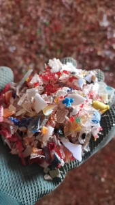 出售彩色透苯破碎料，月供20吨