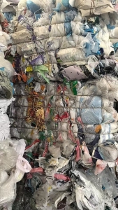 出售食品包装厂下来的高压复合膜边料，两复合，三复合统货出，现货13米车