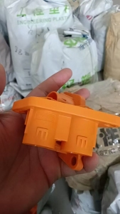 出售增强PBT破碎料,过紫光灯,