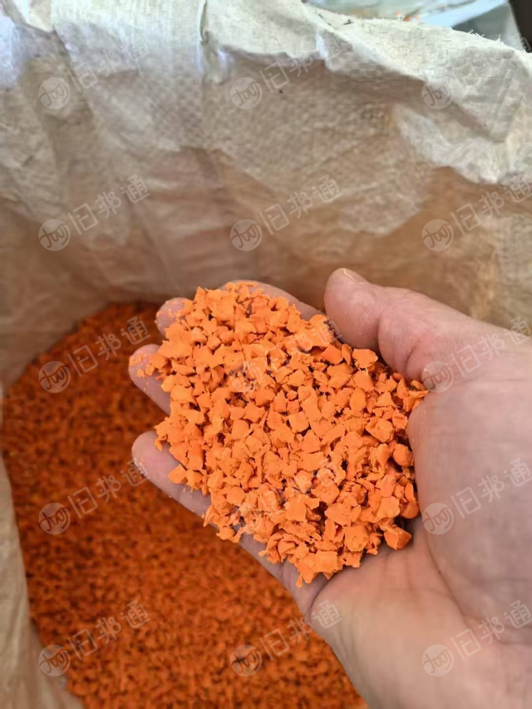 出售增强PBT破碎料，过紫光灯，
