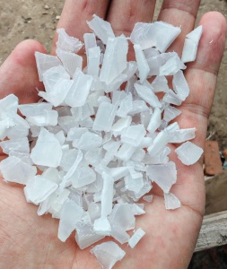 出售透明PP破碎料，流动性高