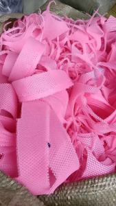 长期出售涤纶废布，涤纶造粒布，月供五六百吨，货在浙江绍兴