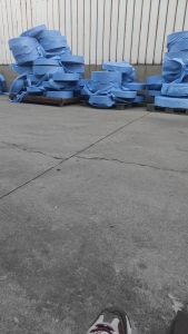 长期回收纯PP无纺布，无纺布卷材，无纺布盘料，无填充，颜色没有要求，造粒用