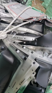 长期出售pc薄片破碎料