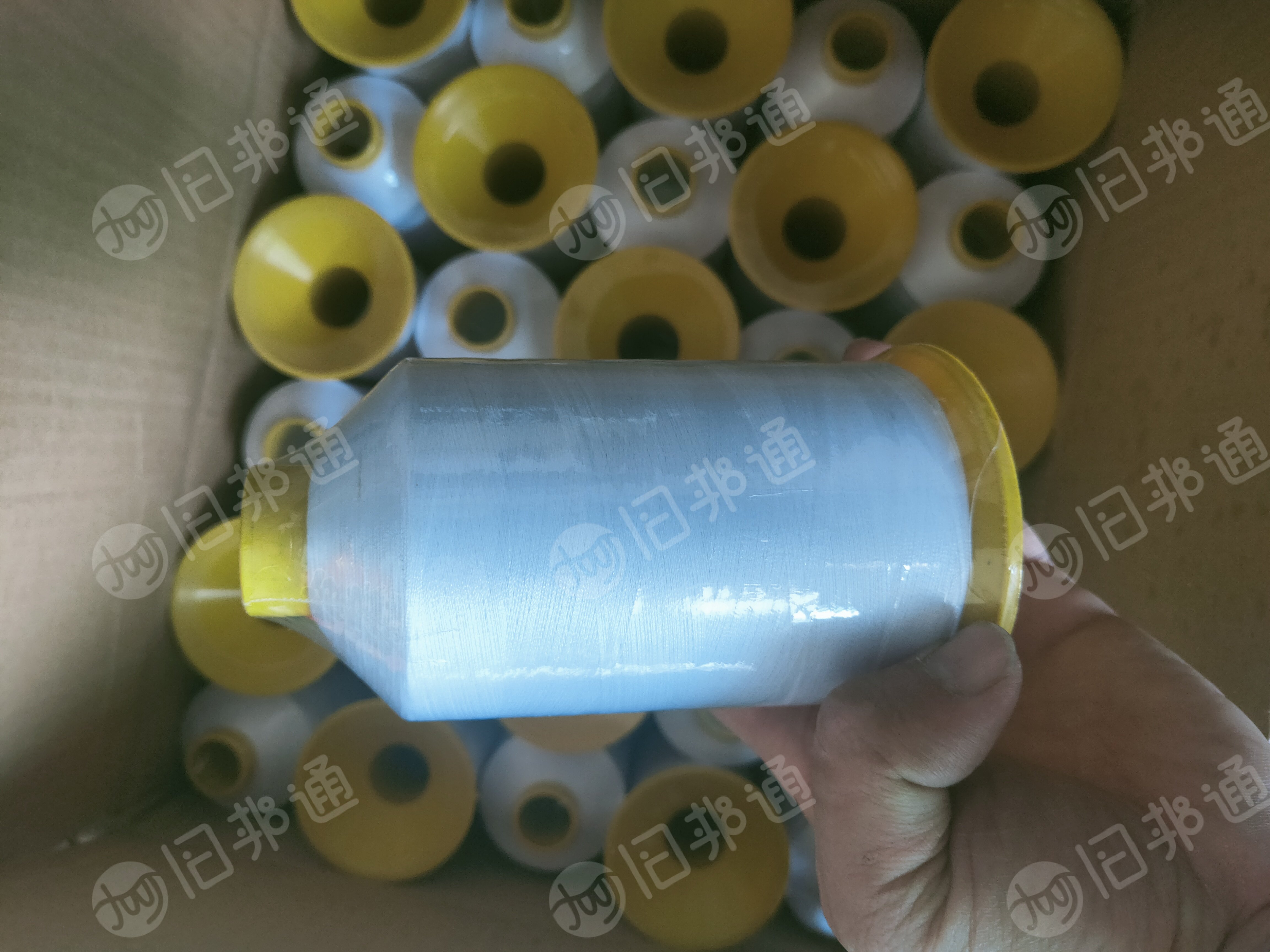 出售一批108*2涤丝绣花线，黑色和白色