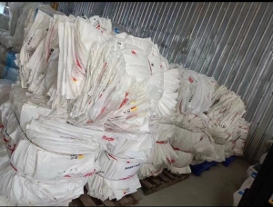 长期出售干造乳白袋，月供10吨左右