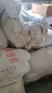 出售涤棉库存卷布和大块布，整卷的一吨多，大块布两吨左右，厂在广东汕头