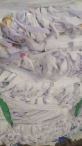 长期大量出售口罩下脚料PP复合PET的，三个颜色。每个月有60吨左右，厂在河南郑州