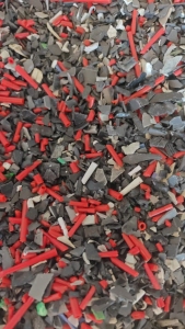 出售pc合金破碎料，家电外壳破碎的，月供300吨