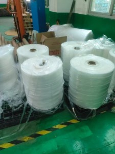 出售透明PP膜，花丙膜，卷筒和压包都有，现货三四十吨，卫生纸厂下来的厂货，干净