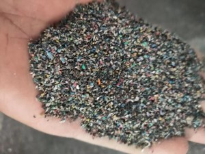 长期出售pvc铜米料,干粉的和筛料都有