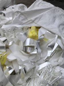 出售京东方配套厂出来的白色PET涂层膜，现货6吨左右，月供15吨