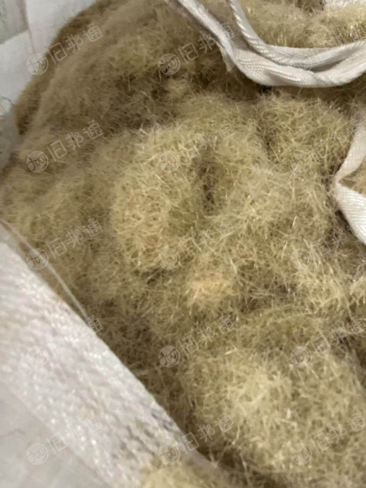 长期出售PBT复合PET废丝，牙刷厂下来的，杂色废丝，现货一百多吨，厂在江苏扬州