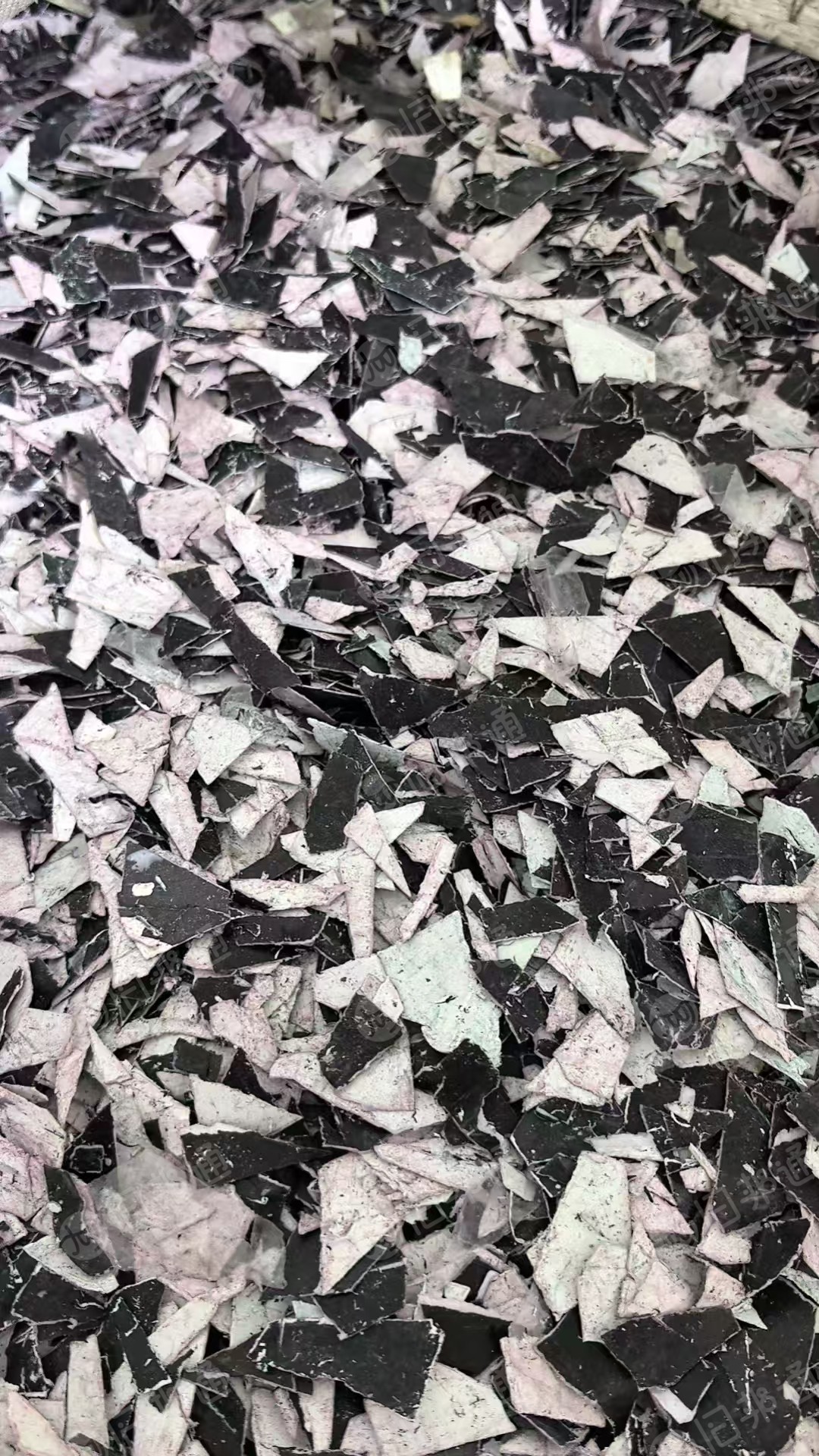 出售pet太阳背板破碎料，月供200吨