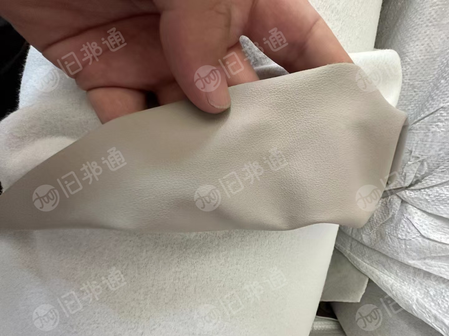 长期出售生态皮革,库存皮革,货在江苏无锡