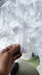 长期出售无纺布边角料，纯防粘无纺布，货在福建泉州