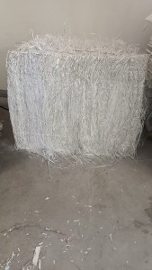 长期出售无膜烟卡纸边料，银卡居多