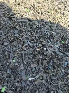 出售黑丙破碎料，保险杠、挡泥瓦，汽车内饰混合一起破碎料的，月供20吨