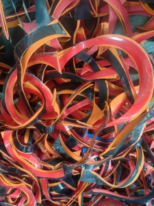 出售乒乓球拍上面下来的橡胶边角料，月供20吨