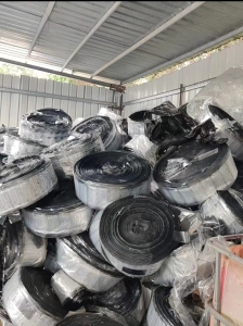 长期出售pe复合防窥膜，轻胶，可分离，现货10多吨