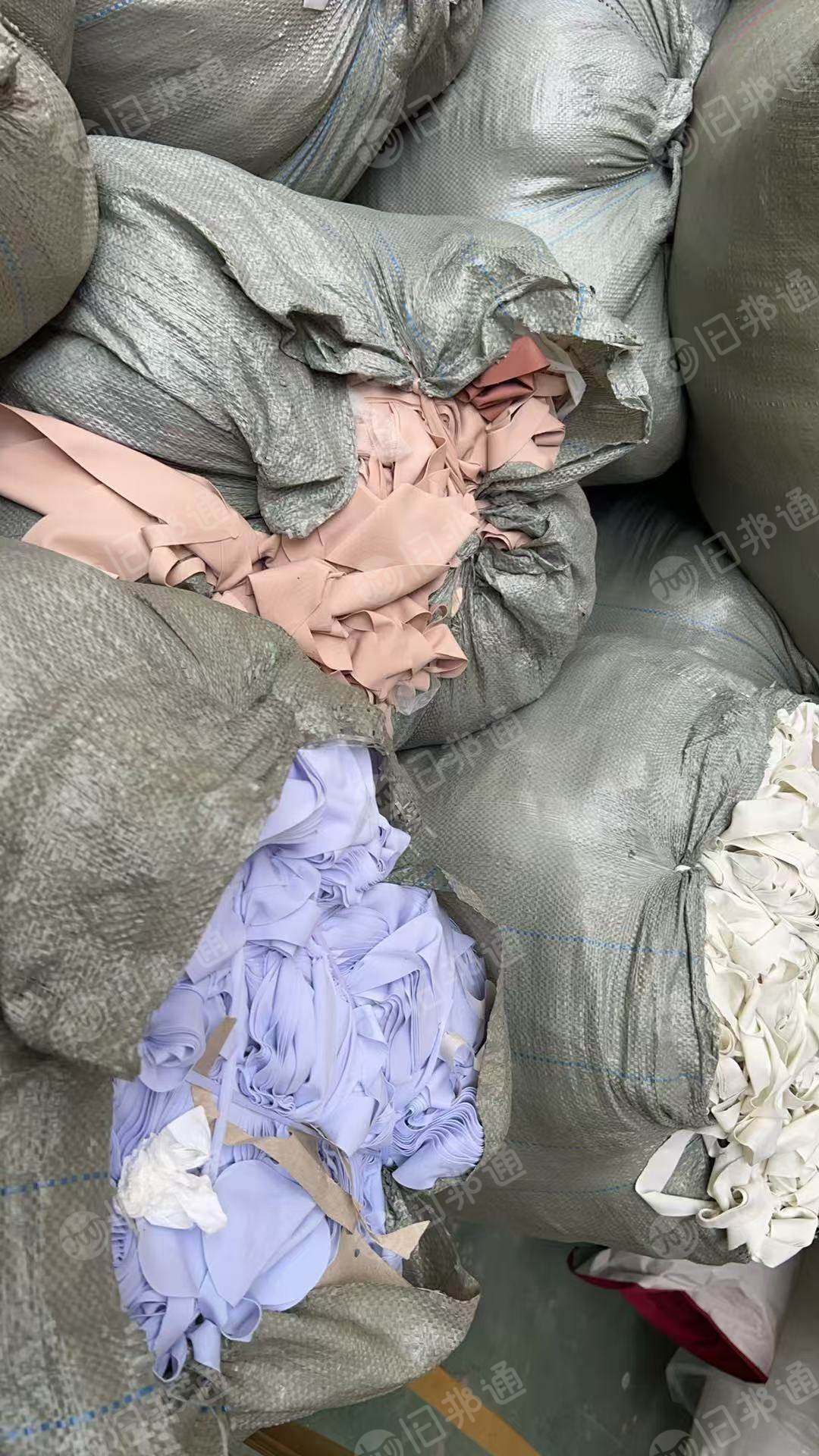 长期出售内衣厂下来的锦氨废布，锦纶边角料，氨纶含量在20，35的都有，月供七八吨