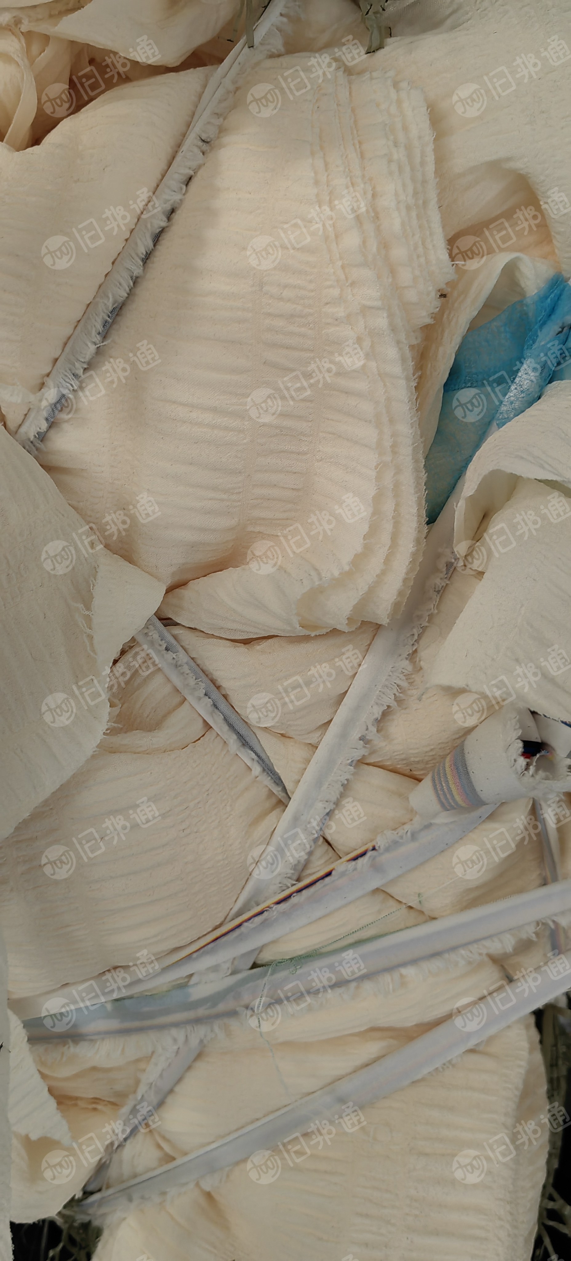 长期出售各种布碎，废布，服装厂下脚料