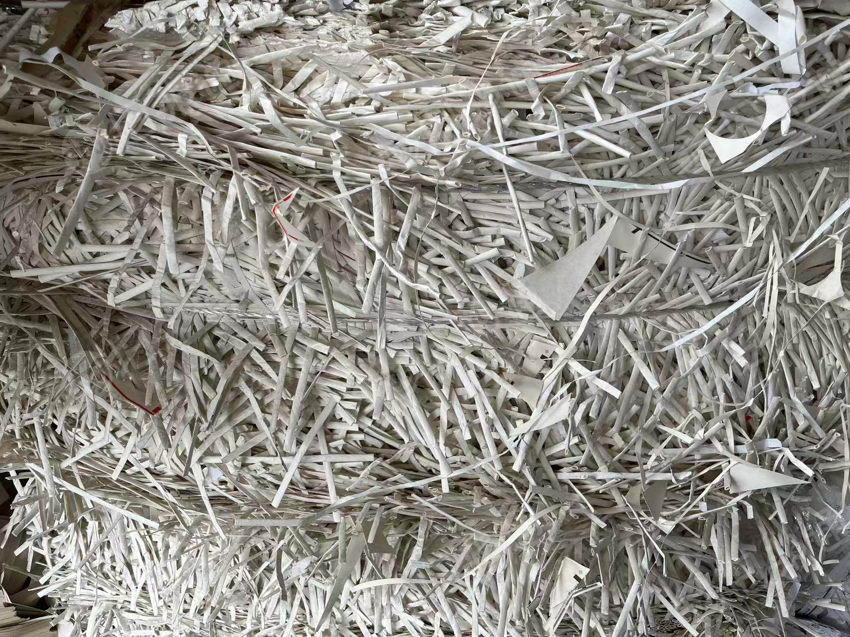 出售白色吸管纸废料