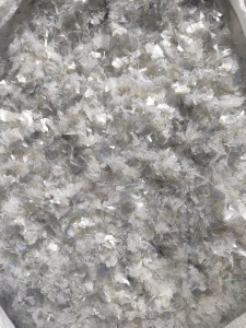 出售中性PVC破碎料,铝合金包装膜破碎料,透明的直接上机拉片,现货20吨,破14筛网的