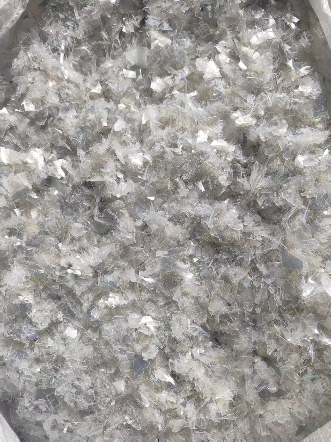 出售中性PVC破碎料，铝合金包装膜破碎料，透明的直接上机拉片，现货20吨，破14筛网的