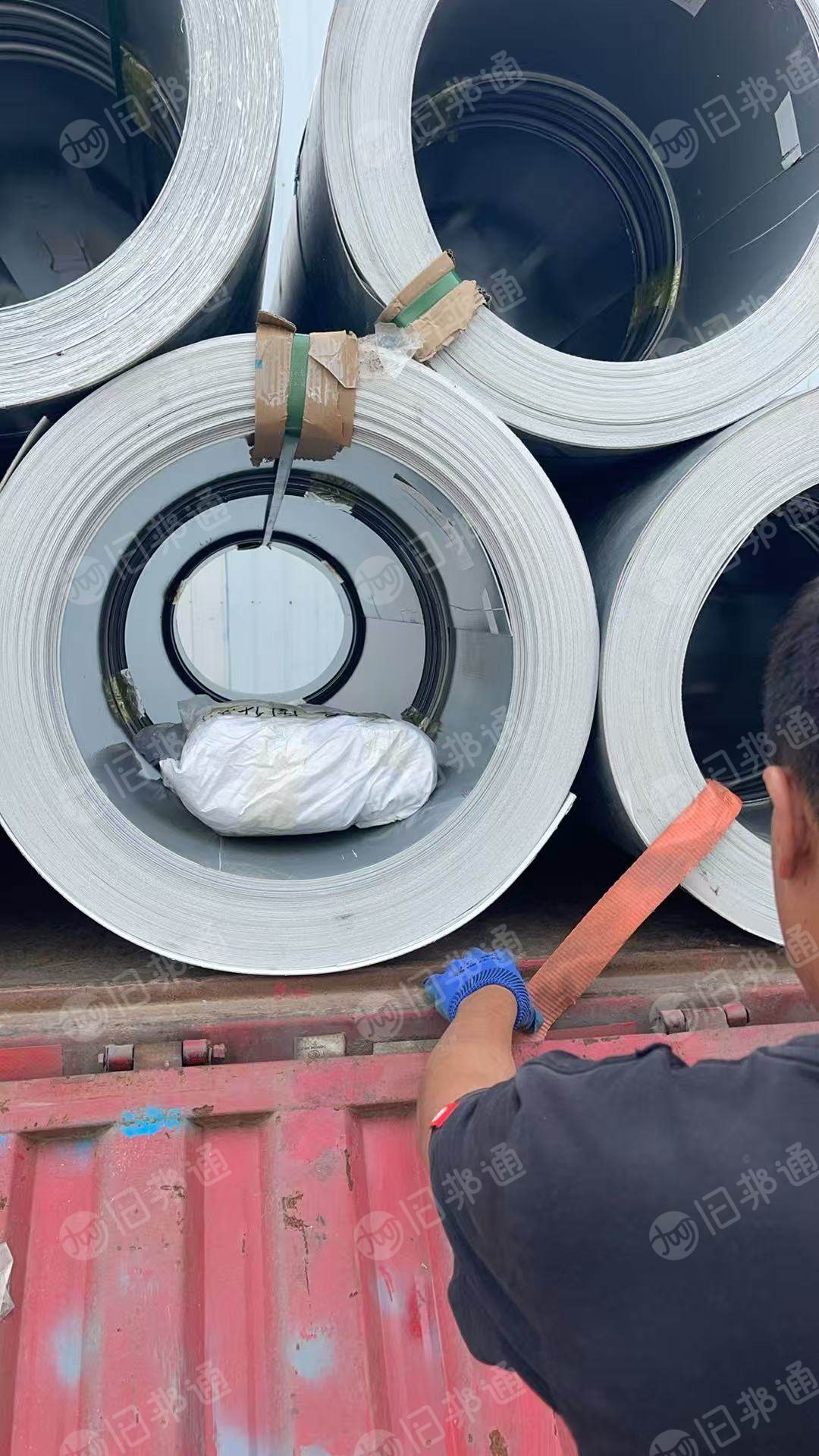 出售冷藏车、房产用的FRP外板废料