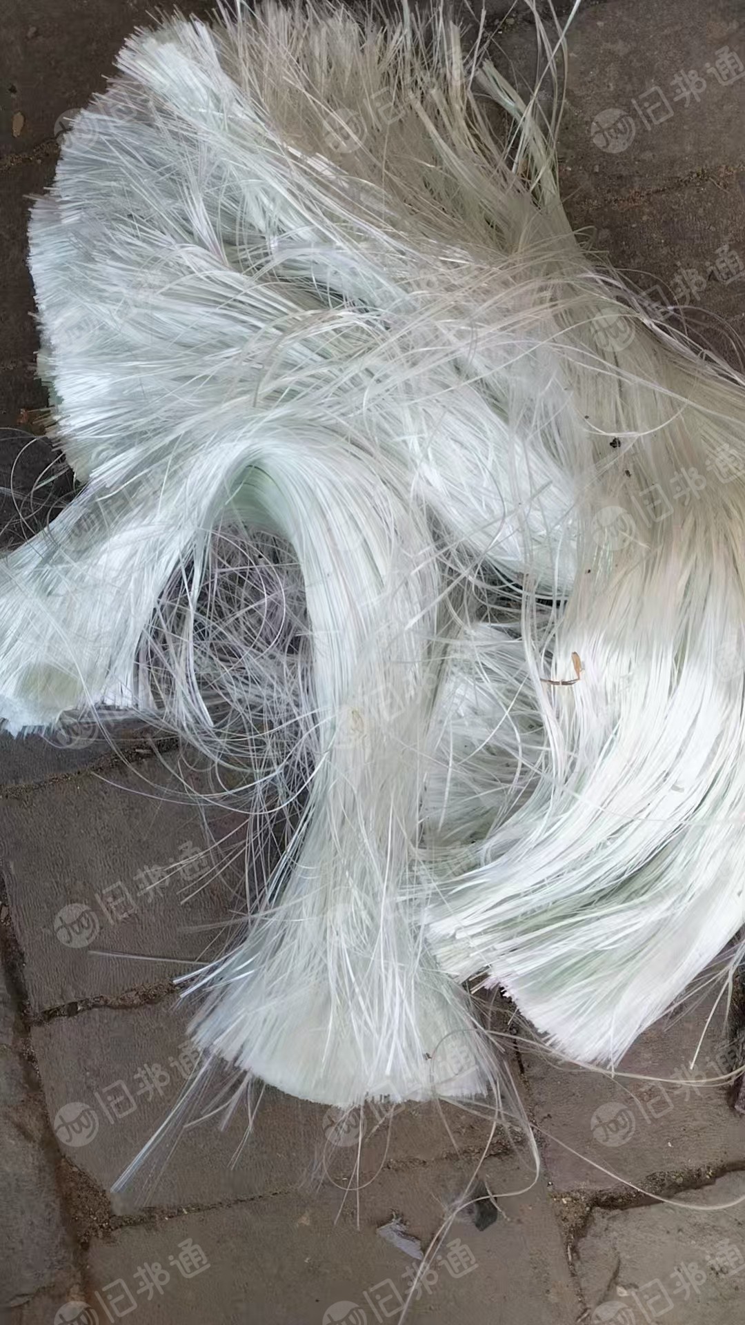 出售玻璃丝，玻璃纤维丝，现货有10吨左右，货在陕西洛川