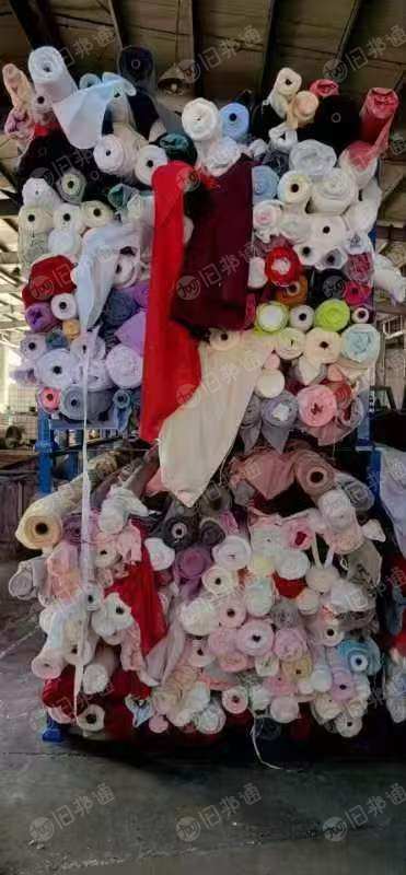 长期出售涤纶磨毛布，涤纶大小卷布，克重80-90左右，货在浙江湖州