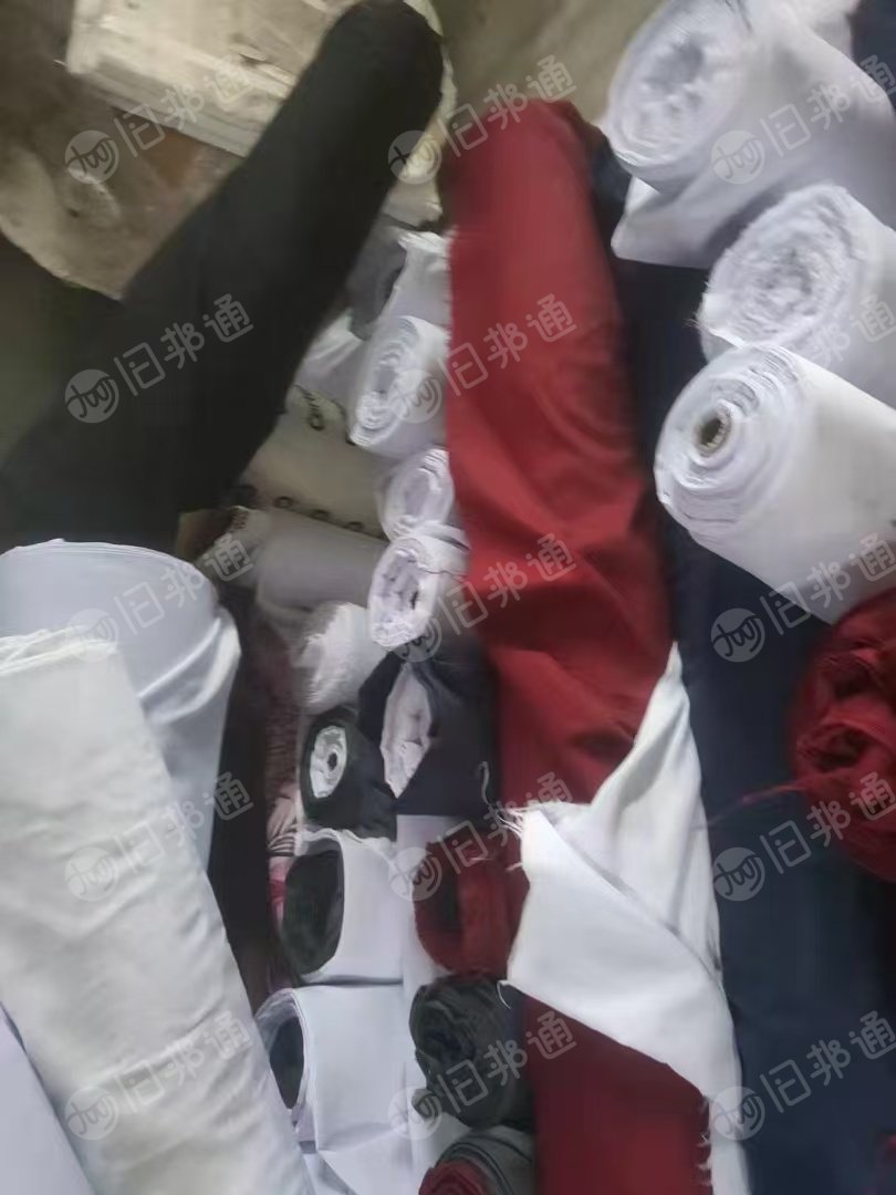 长期出售涤纶磨毛布，涤纶大小卷布，克重80-90左右，货在浙江湖州