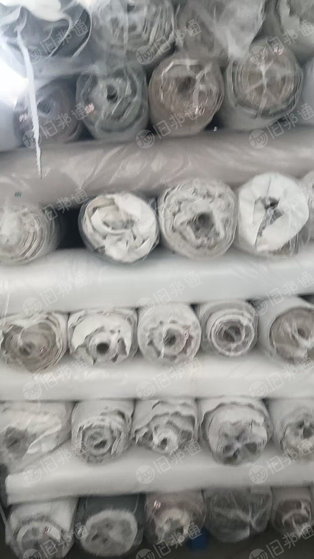 长期出售猫抓革，库存皮革，门幅1米四左右，月供100吨左右