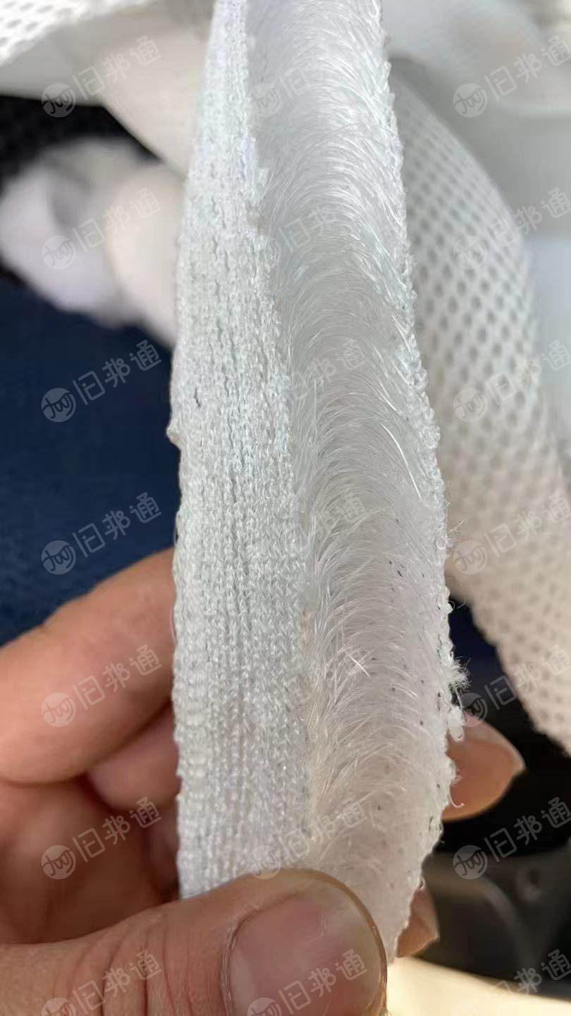 长期出售床垫厂下来的边角料，两边涤纶，带一层涤纶丝，月供十几吨