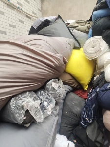 长期出售服装厂下来库存布料，大小卷布，服装处理布，货在江苏苏州