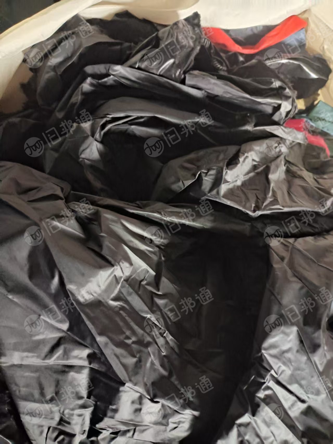 长期出售尼龙废布，锦纶废布，尼龙里布，货在江苏苏州