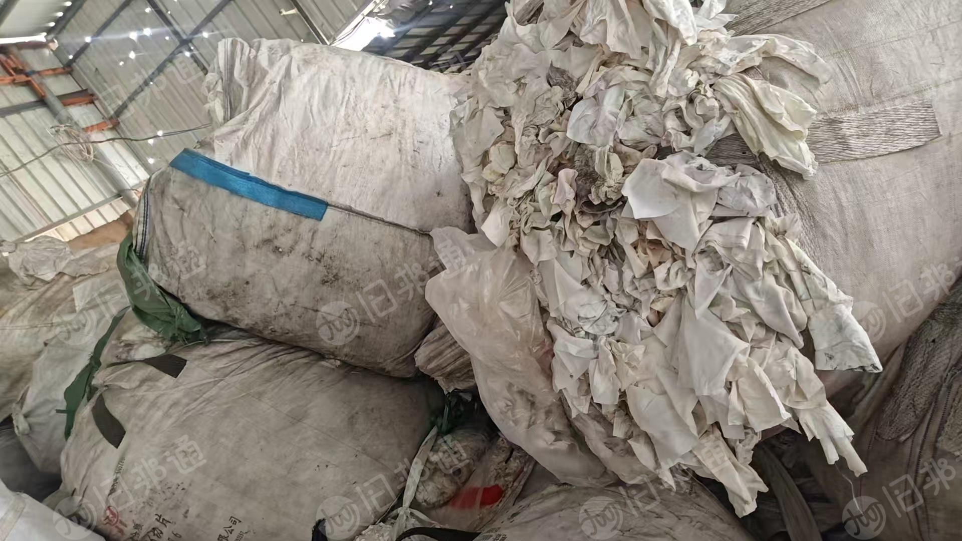 出售杂布废料,涤纶跟锦纶两个材质,没分拣开,现货9.6 米一车