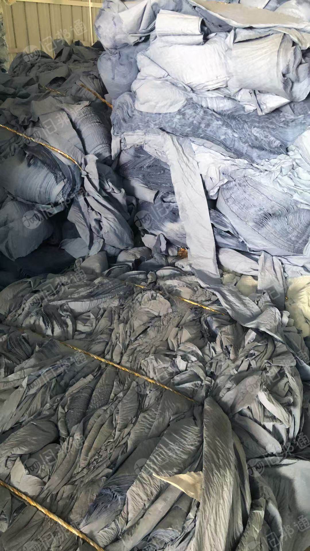 出售做医护用品下来的废纸，有纯纸和带膜料，分开打包