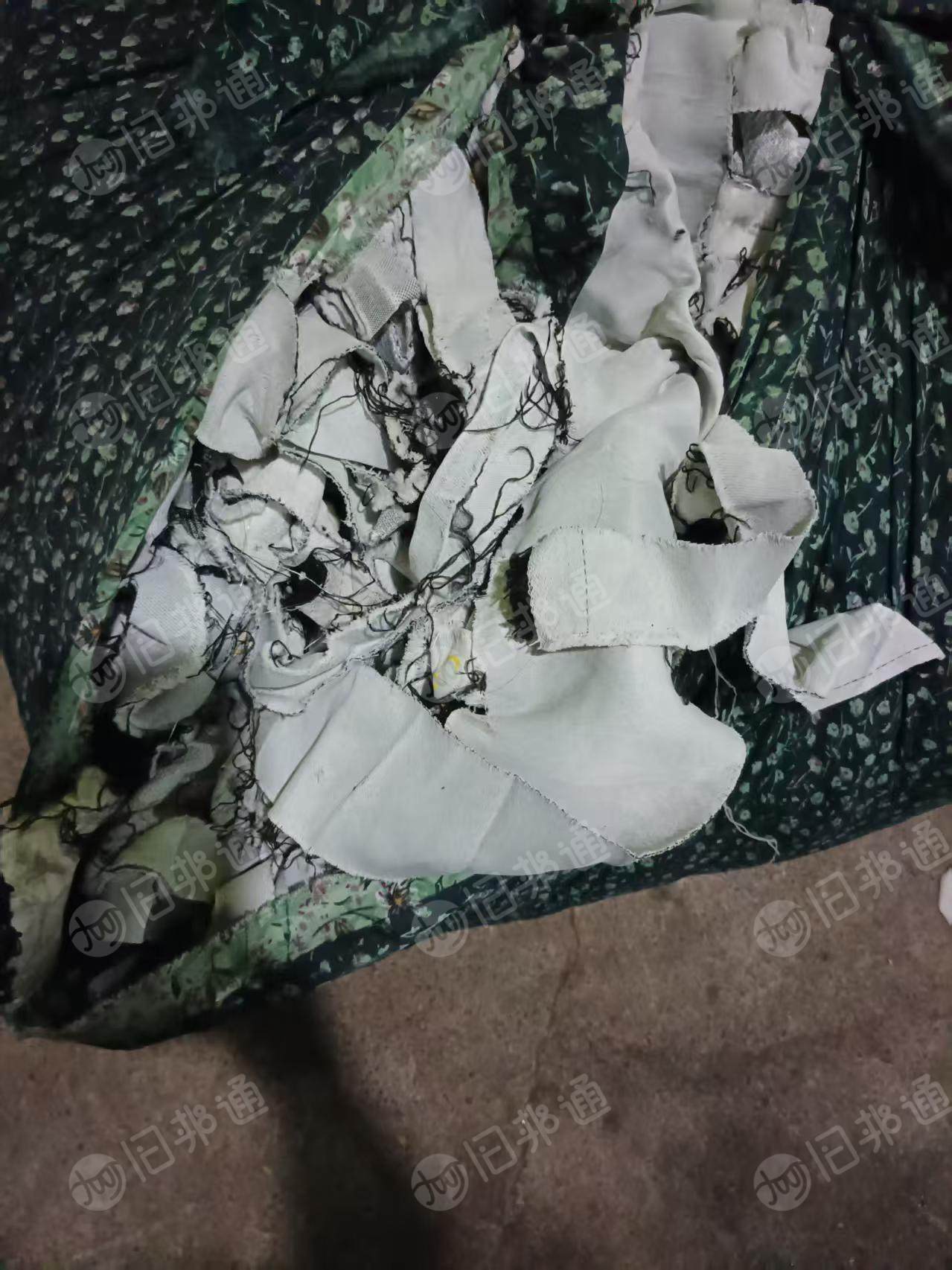 长期出售涤纶废布，涤纶造粒布，货在浙江绍兴